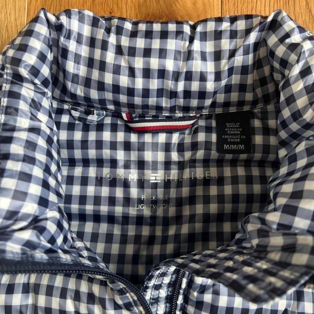 White & Navy Tommy Hilfiger Puffer Vest - Picture 2 of 3